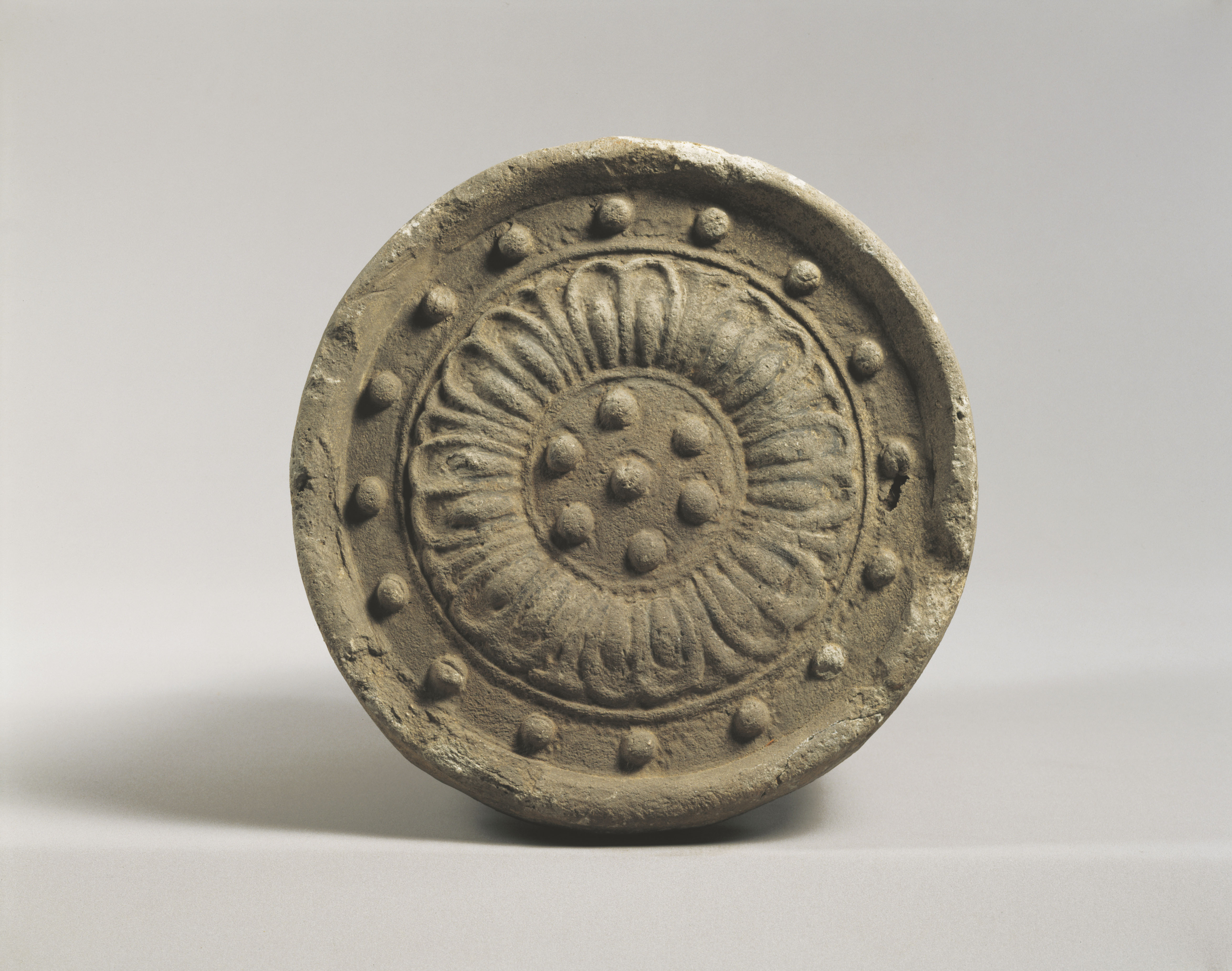 軒丸瓦(伝東大寺出土品)｜画像データベース | 奈良国立博物館